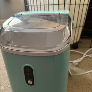 Mint Green Nugget Ice Maker